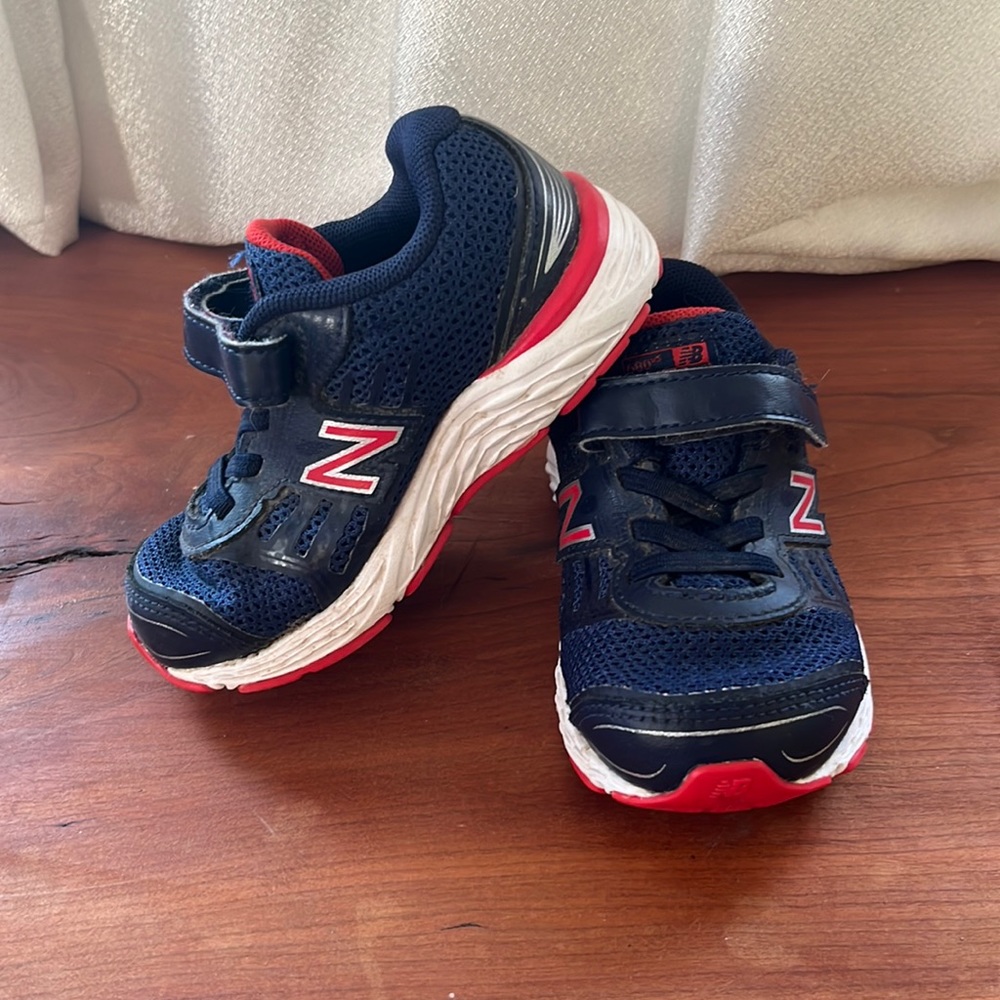 Toddler boy New Balance size 7